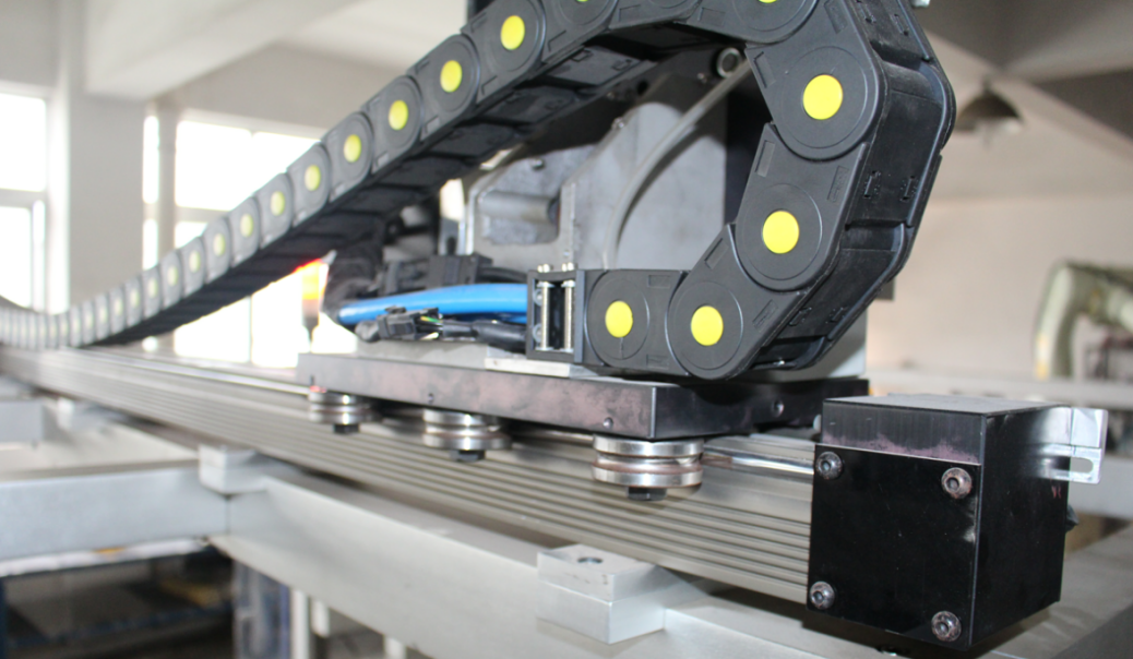 đường ray trượt v&agrave; x&iacute;ch xe tăng