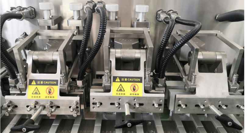 Trạm h&agrave;n nhiệt k&eacute;p, l&agrave;m m&aacute;t v&agrave; h&agrave;n k&iacute;n một lần, gi&uacute;p h&igrave;nh dạng t&uacute;i trở n&ecirc;n ho&agrave;n hảo hơn.